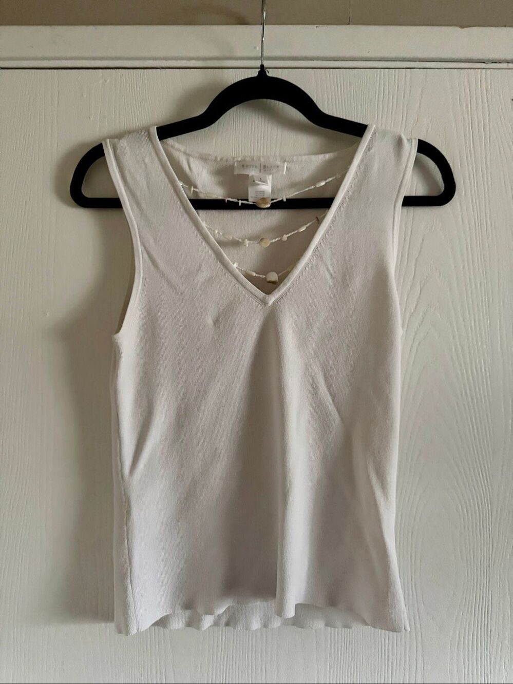 White House Black Market Vintage V-Neck Shell Detailed Knit Tank Size large